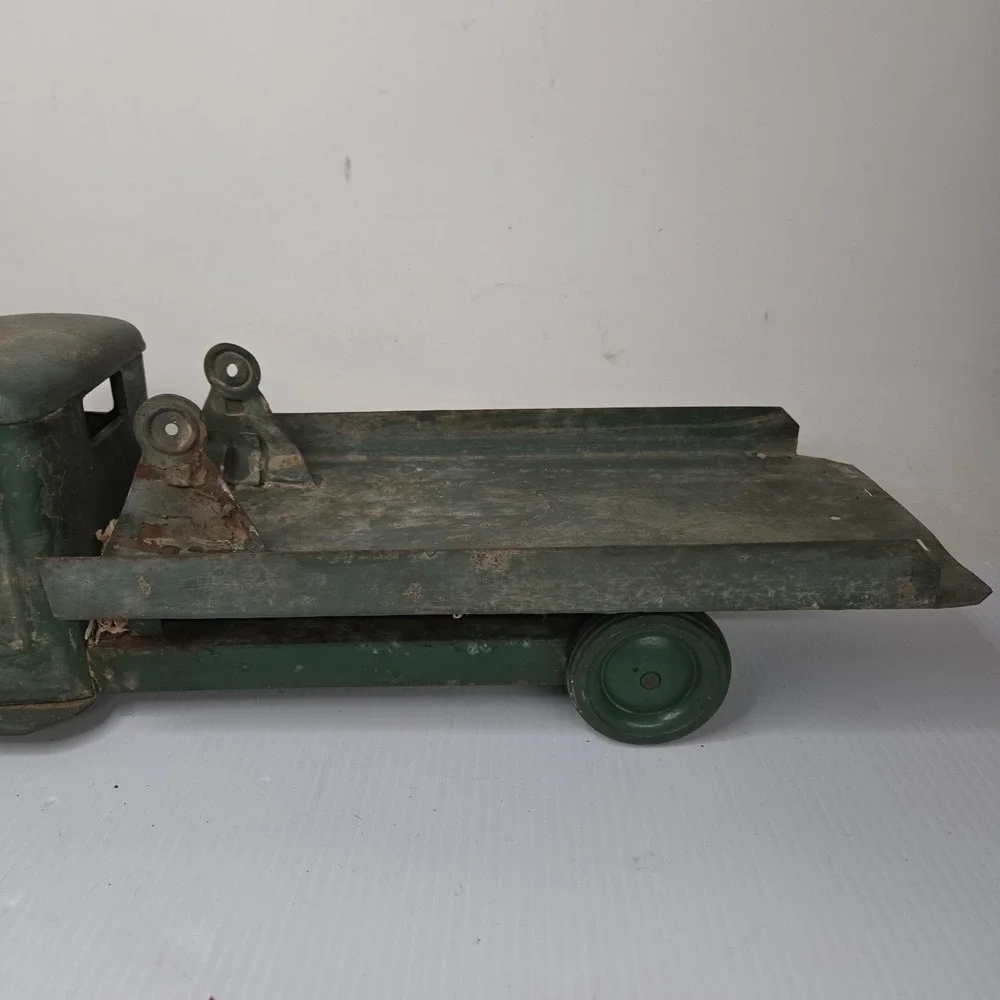 Vintage Strutco Flat bed Hauler
